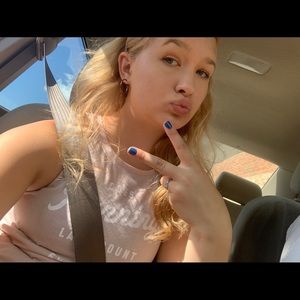 Meet your Posher, Abigail